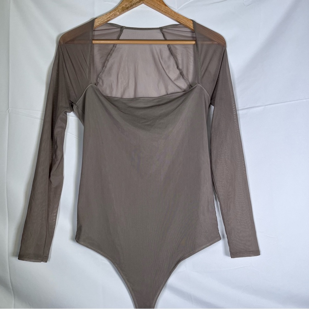 Abercrombie & Fitch Long Sleeve Mesh Square Neck Bodysuit in Taupe, Size L